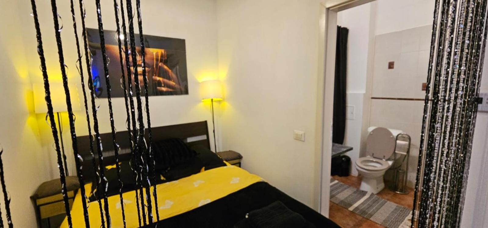 Tantra Studio 1 Conta Universitate Bukarest Eksteriør billede